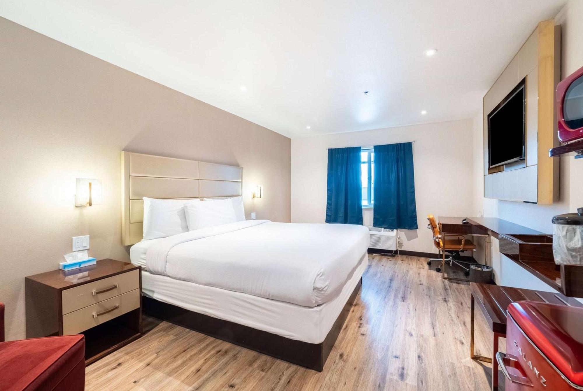 Baymont By Wyndham Anderson Motel Bagian luar foto