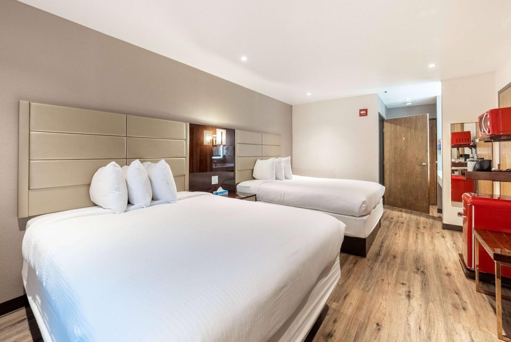 Baymont By Wyndham Anderson Motel Bagian luar foto