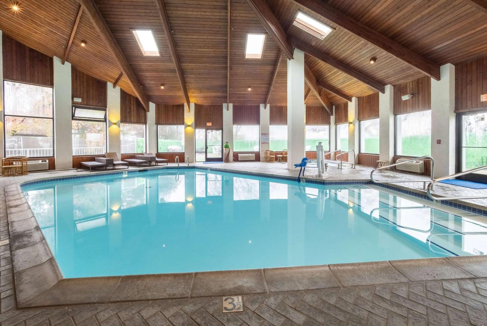Baymont By Wyndham Anderson Motel Bagian luar foto
