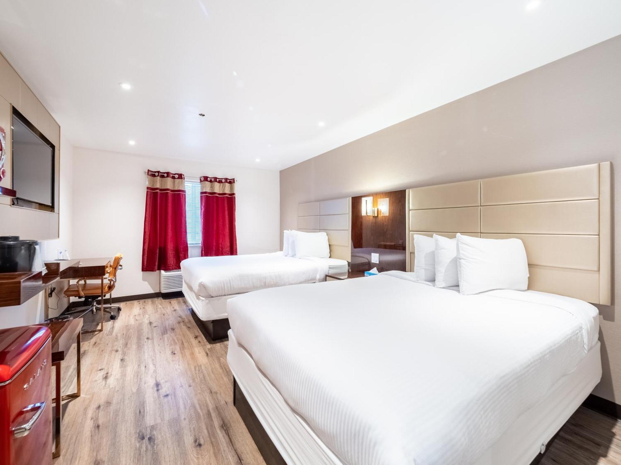 Baymont By Wyndham Anderson Motel Bagian luar foto