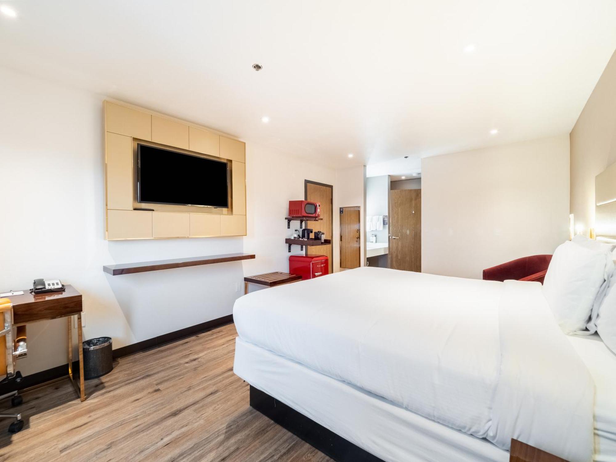 Baymont By Wyndham Anderson Motel Bagian luar foto