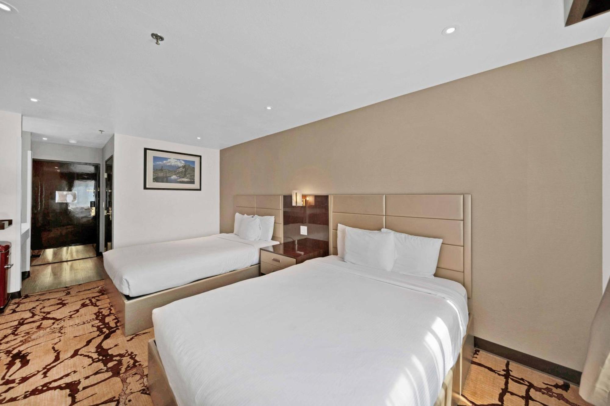 Baymont By Wyndham Anderson Motel Bagian luar foto