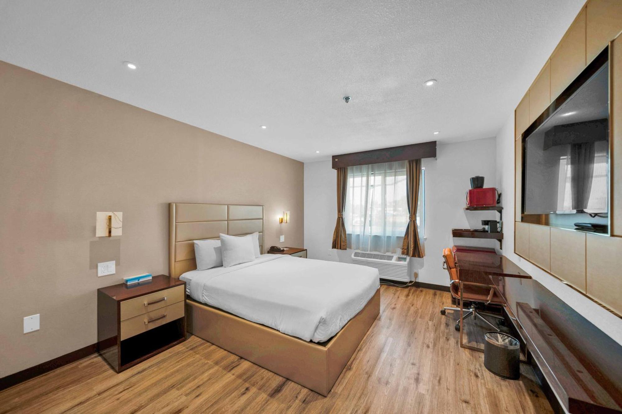 Baymont By Wyndham Anderson Motel Bagian luar foto