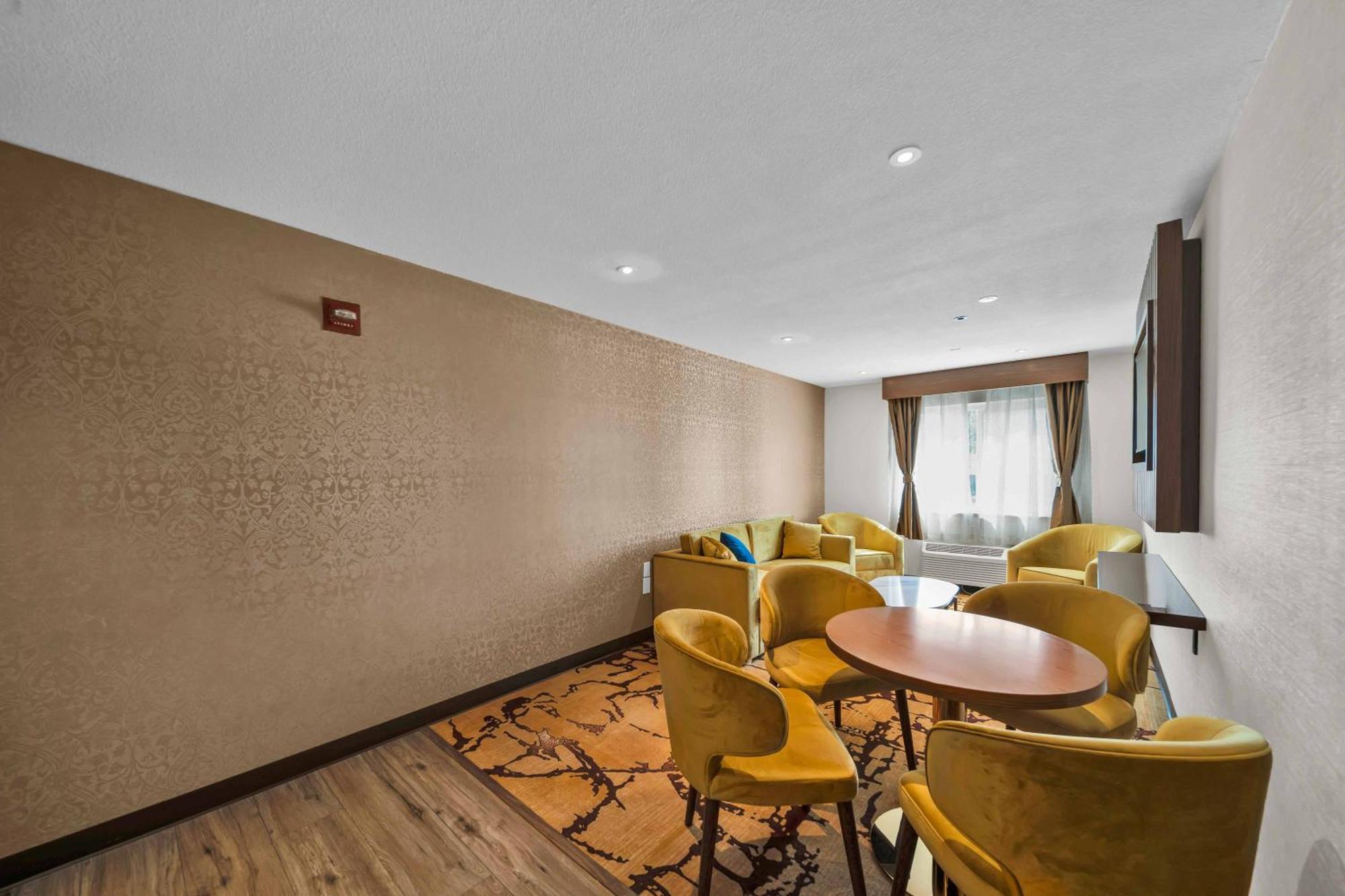 Baymont By Wyndham Anderson Motel Bagian luar foto