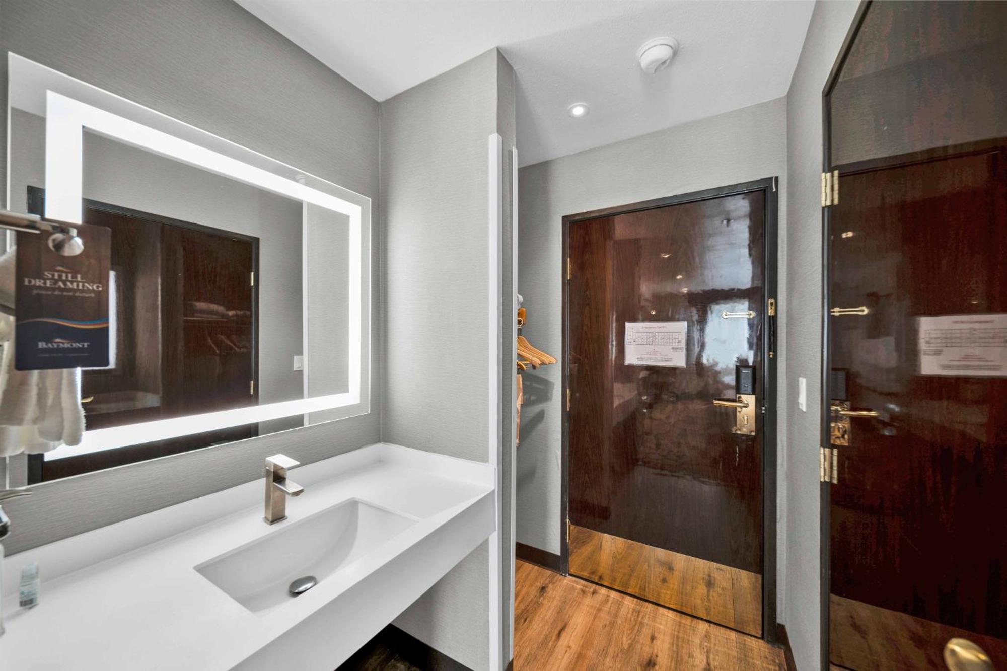 Baymont By Wyndham Anderson Motel Bagian luar foto