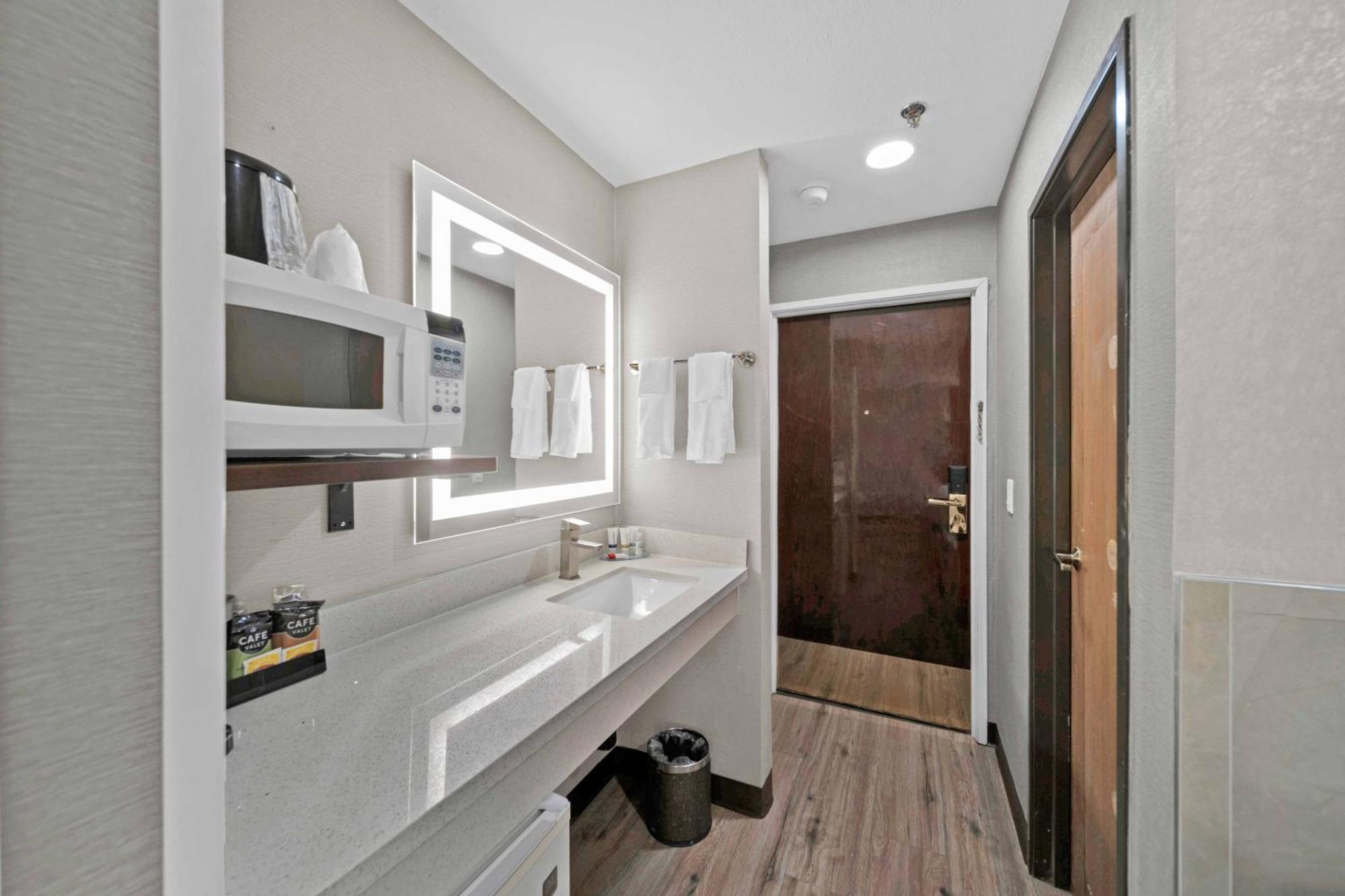 Baymont By Wyndham Anderson Motel Bagian luar foto